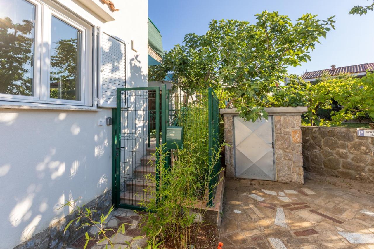 Apartment Kamila Krk Town Exterior photo