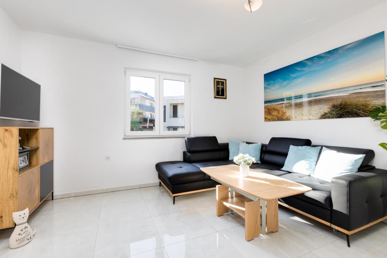 Apartment Kamila Krk Town Exterior photo