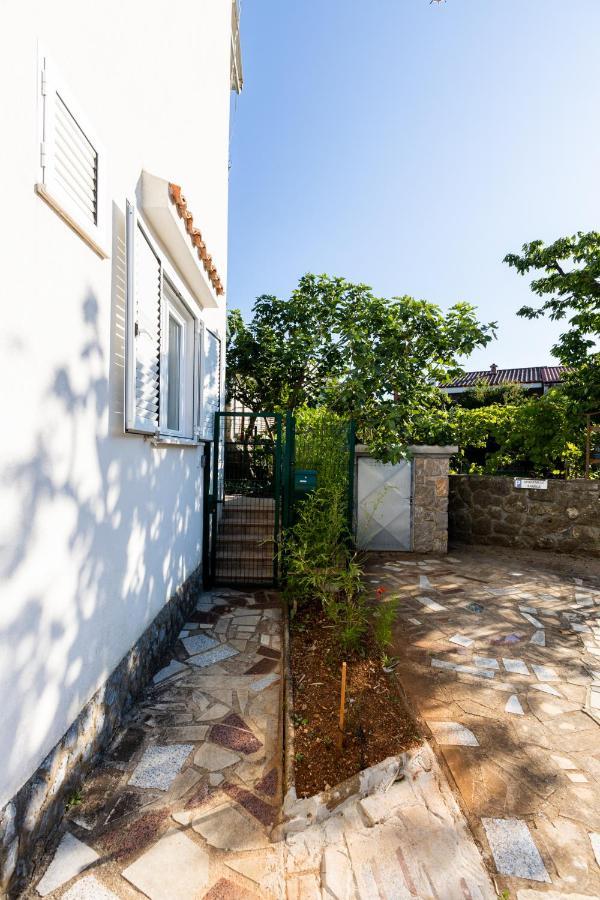 Apartment Kamila Krk Town Exterior photo