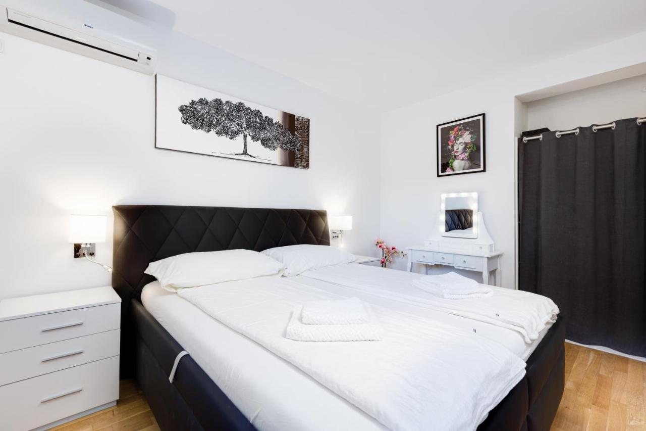 Apartment Kamila Krk Town Exterior photo